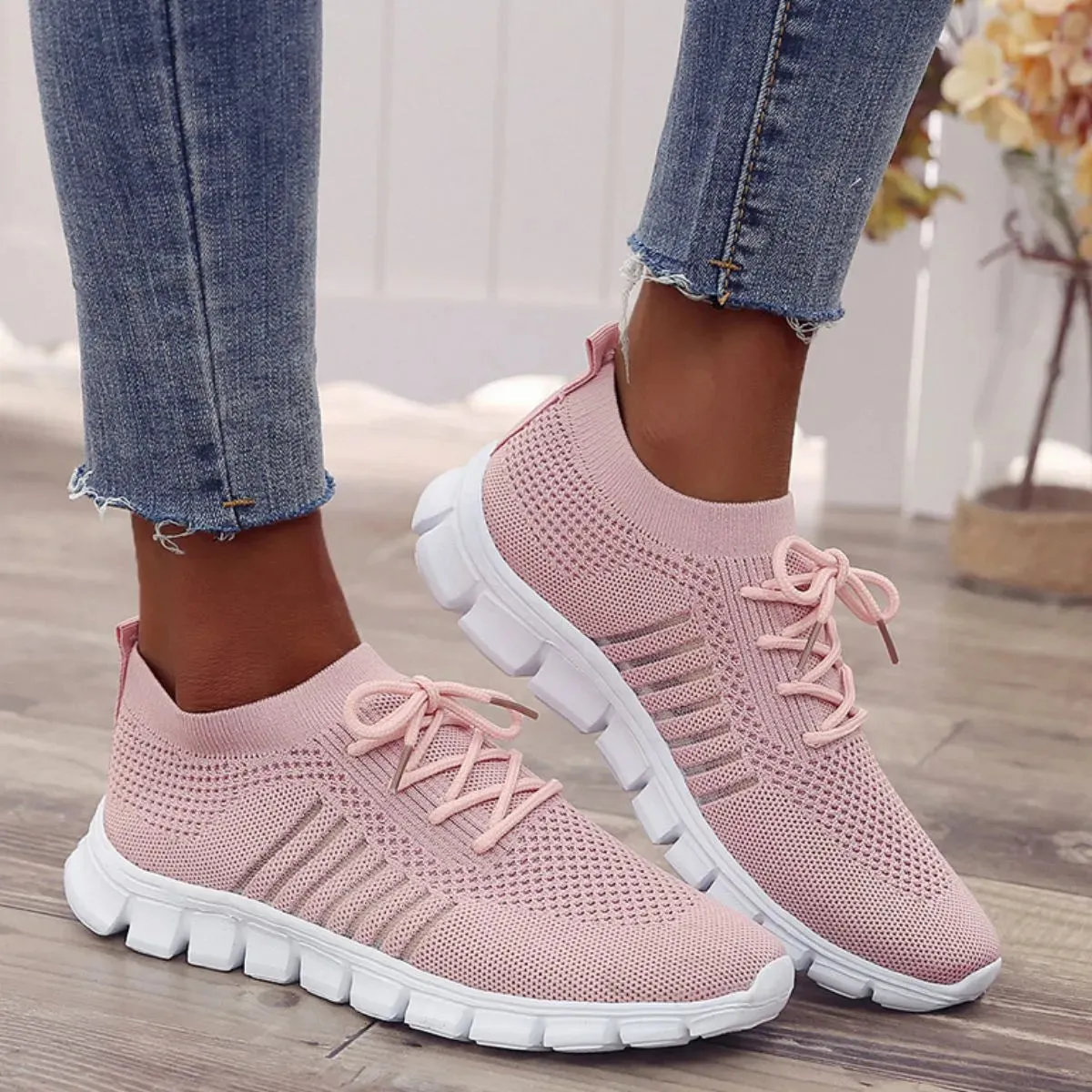 Breathable Mesh Round Toe Lace Up Athletic