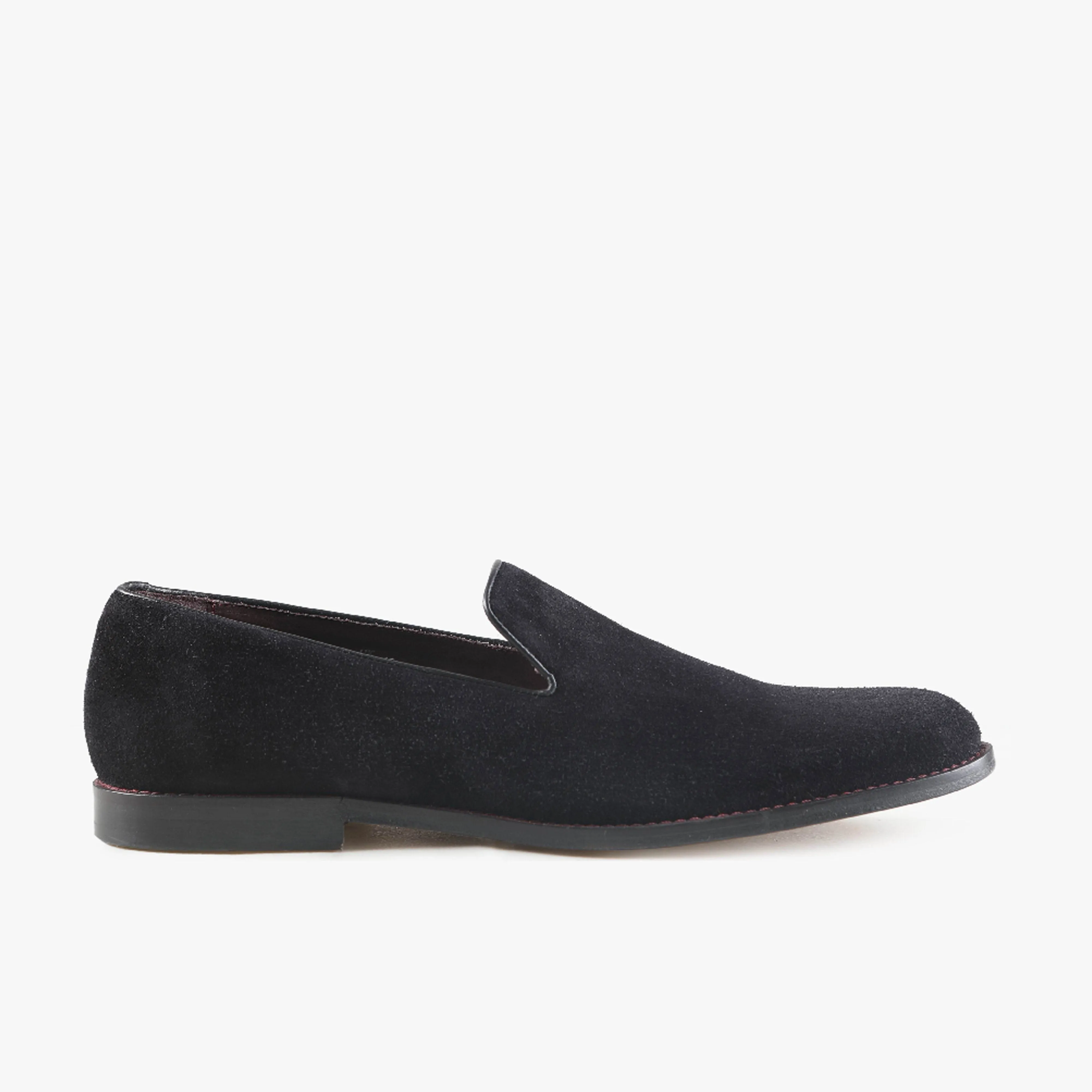 Carlyle Black