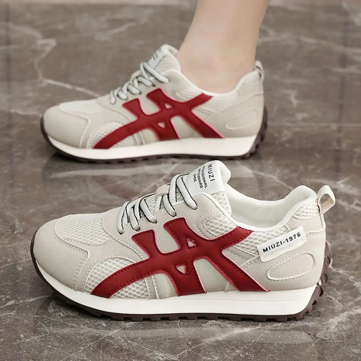 Contrast Mesh Round Toe Athletic