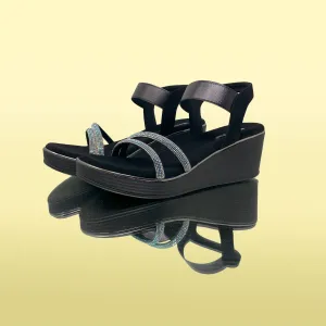 Modernist crystal wedges