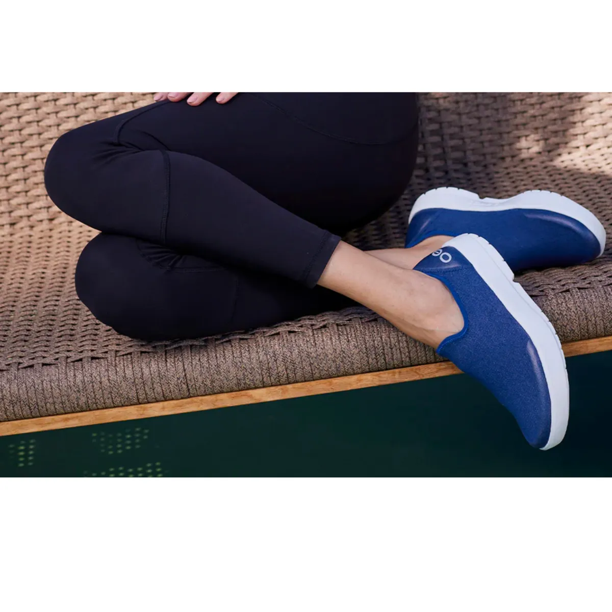 OOMG EZEE SHOE WHITE NAVY